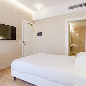 4* Otel Boston